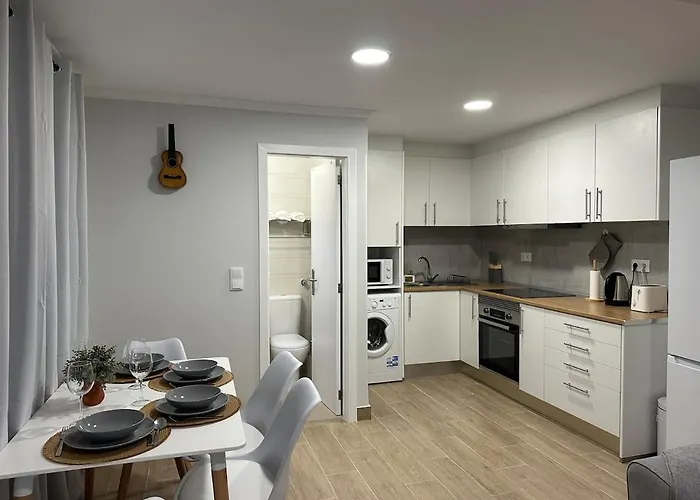 Casa Do Perestrelo - *